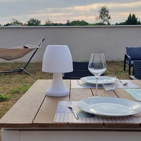 Maison Piscine Jacuzzi Juin A Aout- Entre Collegues Ou Famille - La Boheme Dom wakacyjny Saint-Seurin-sur-l'Isle