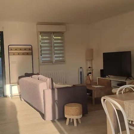 Maison Piscine Jacuzzi Juin A Aout- Entre Collegues Ou Famille - La Boheme Dom wakacyjny *