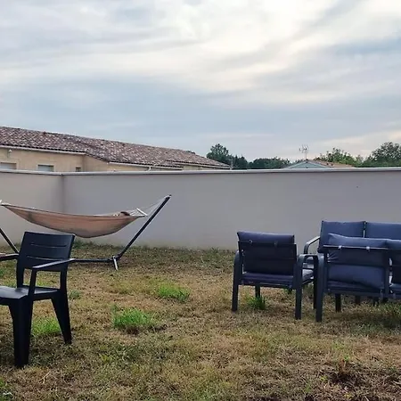 Maison Piscine Jacuzzi Juin A Aout- Entre Collegues Ou Famille - La Boheme Saint-Seurin-sur-l'Isle