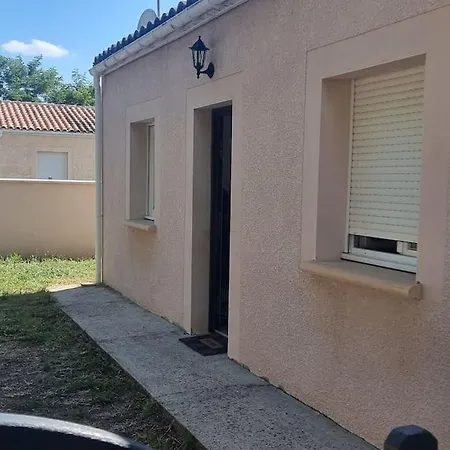 Maison Piscine Jacuzzi Juin A Aout- Entre Collegues Ou Famille - La Boheme Дом отдыха *
