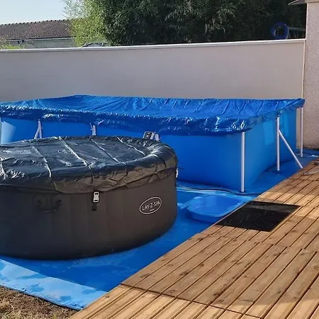 Maison Piscine Jacuzzi Juin A Aout- Entre Collegues Ou Famille - La Boheme *